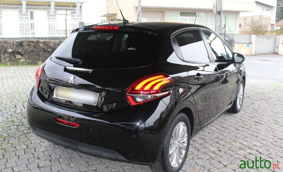 2018' Peugeot 208 photo #6