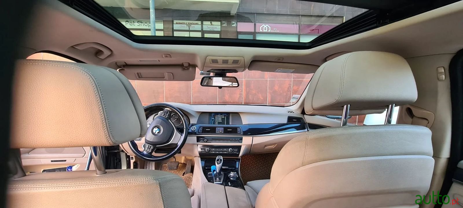 2011' BMW 525 photo #3