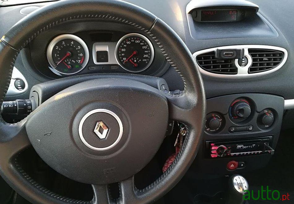 2008' Renault Clio Break R photo #4