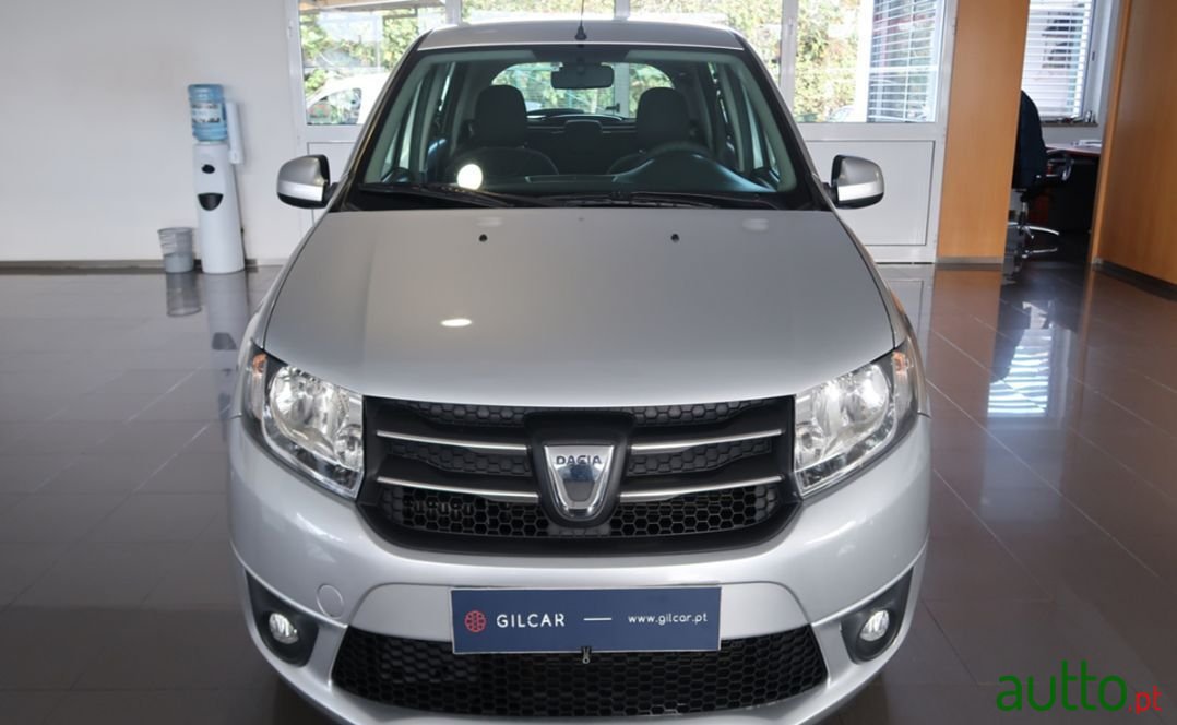 2014' Dacia Sandero photo #3
