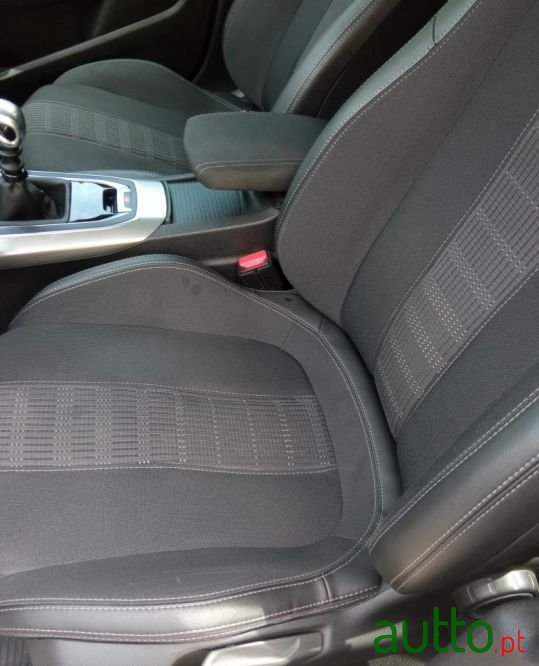 2018' Peugeot 308 Sw photo #5