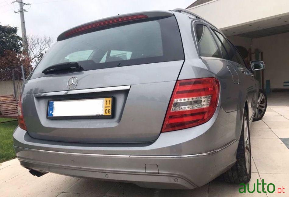 2011' Mercedes-Benz C-200 Avantgarde photo #1