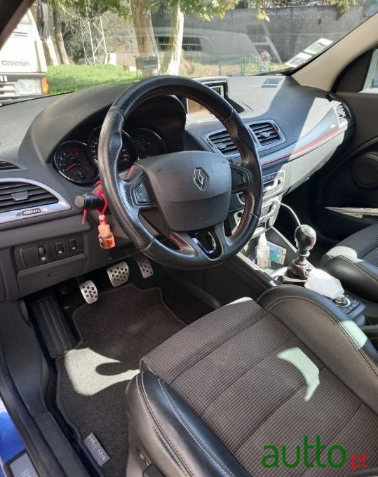 2013' Renault Megane Sport Tourer photo #4