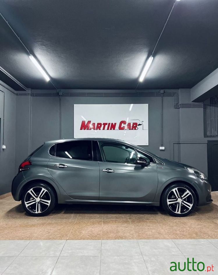 2015' Peugeot 208 Gt Line photo #3