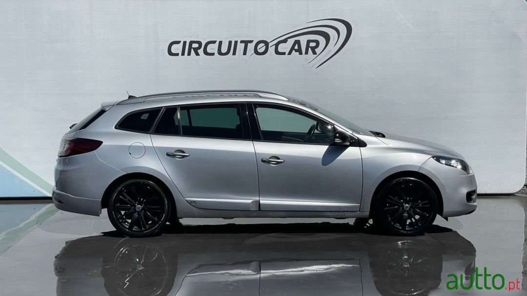 2012' Renault Megane Sport Tourer photo #6