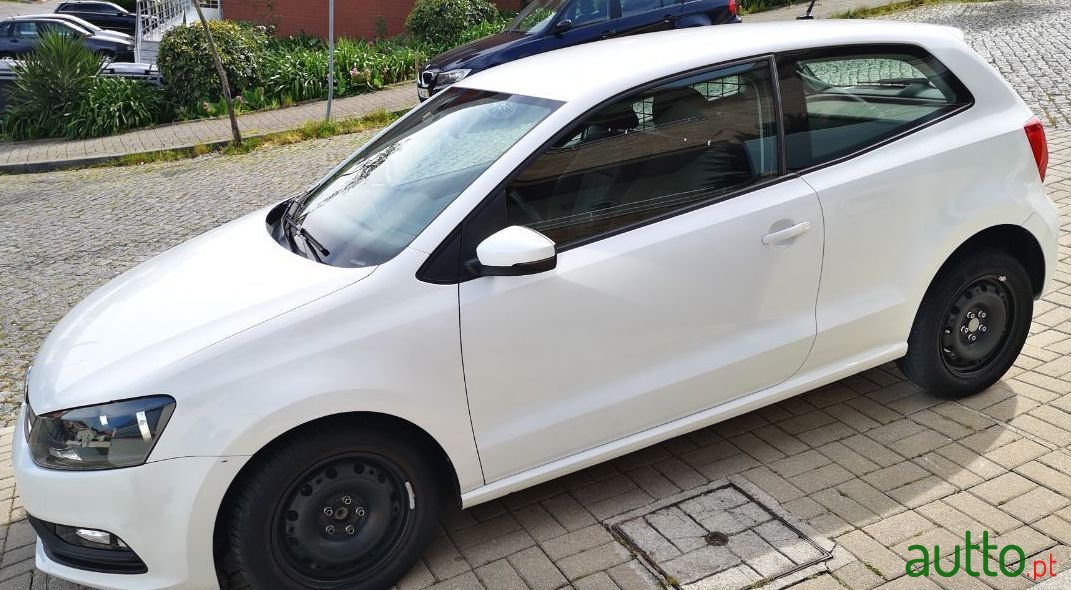 2015' Volkswagen Polo photo #5