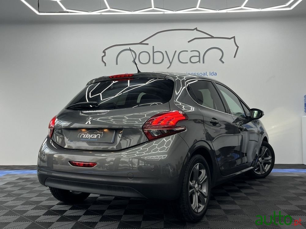 2018' Peugeot 208 photo #6