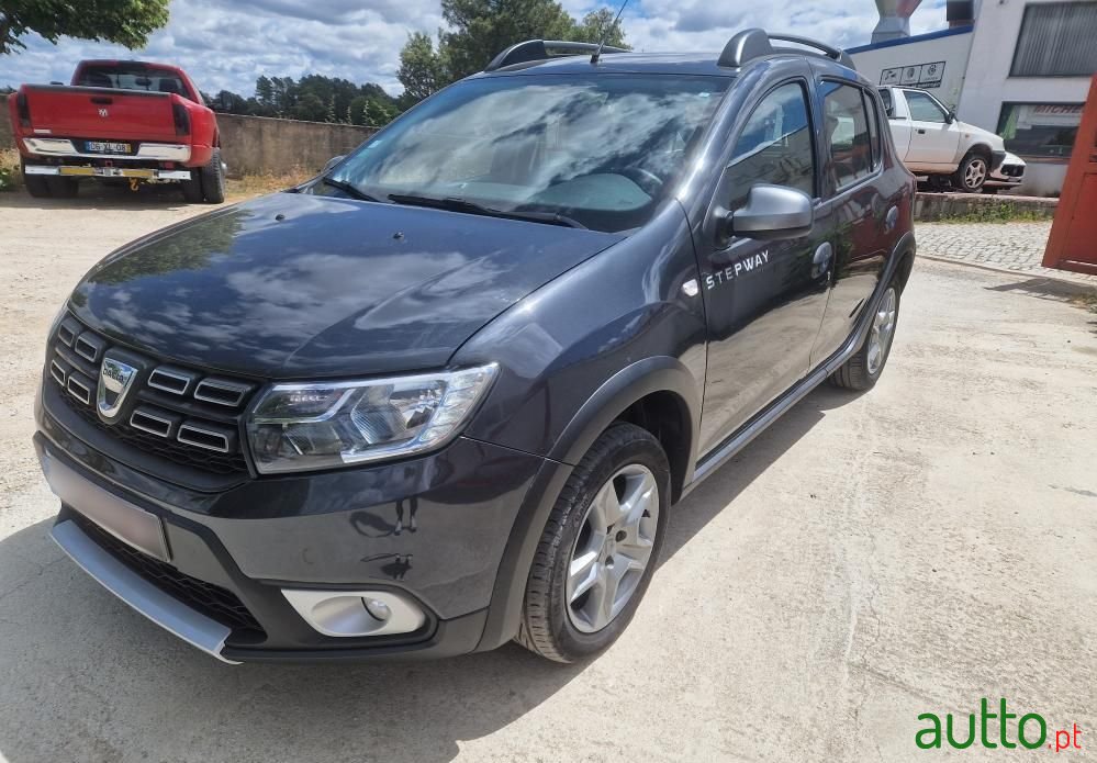 2017' Dacia Sandero Stepway photo #2