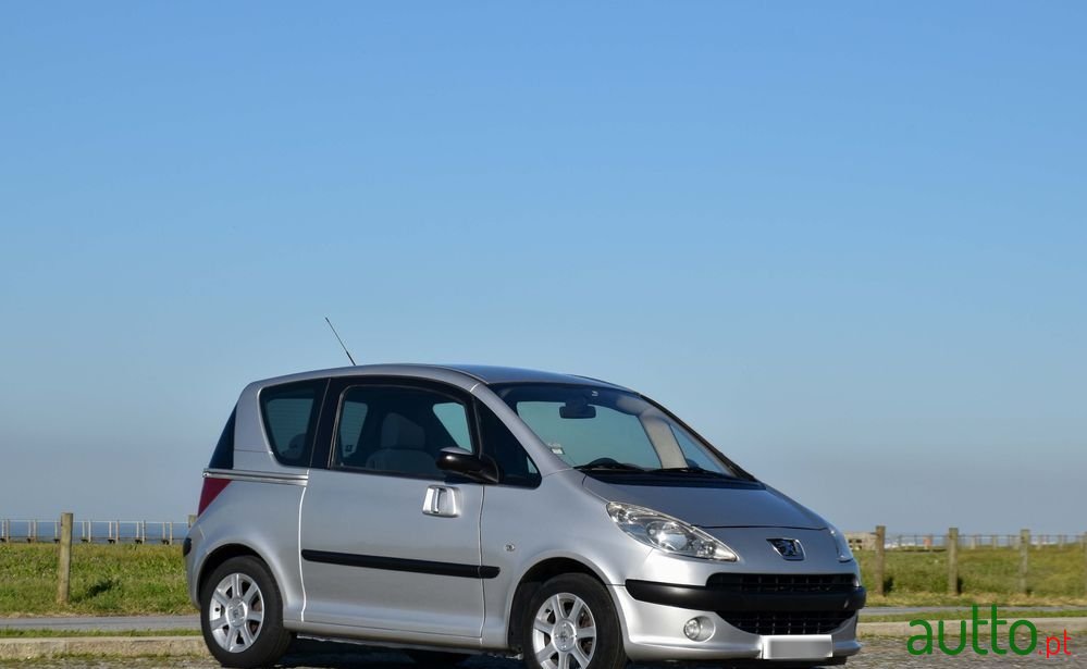 2006' Peugeot 1007 1.4 Hdi Sporty photo #1