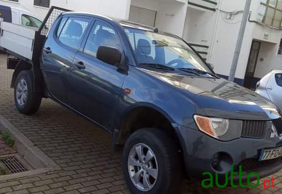 2008' Mitsubishi L200 photo #2