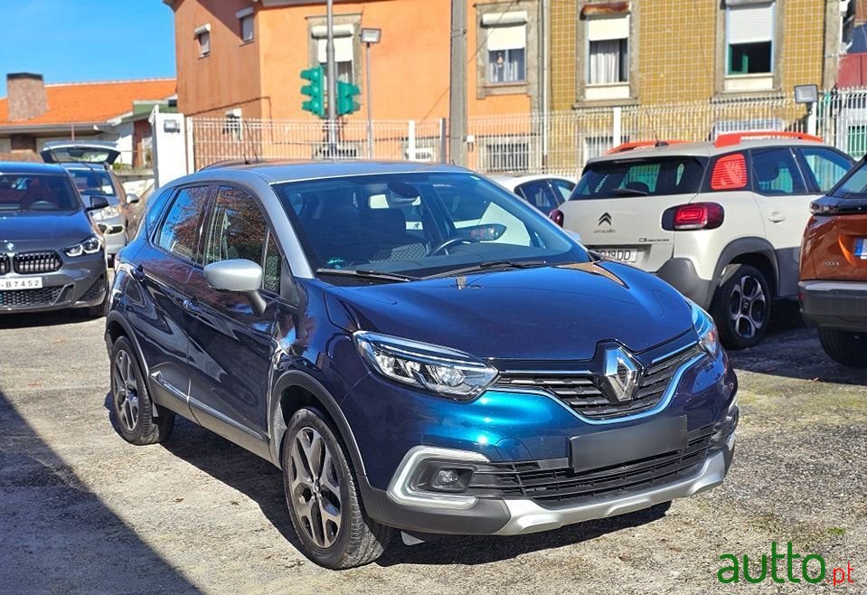 2019' Renault Captur photo #2