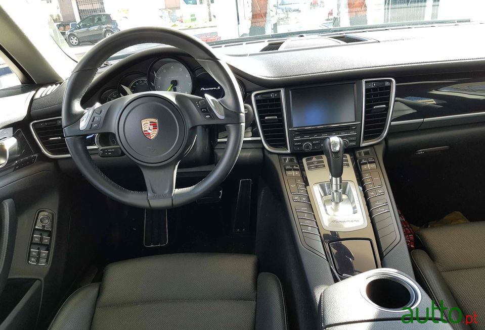 2013' Porsche Panamera photo #5