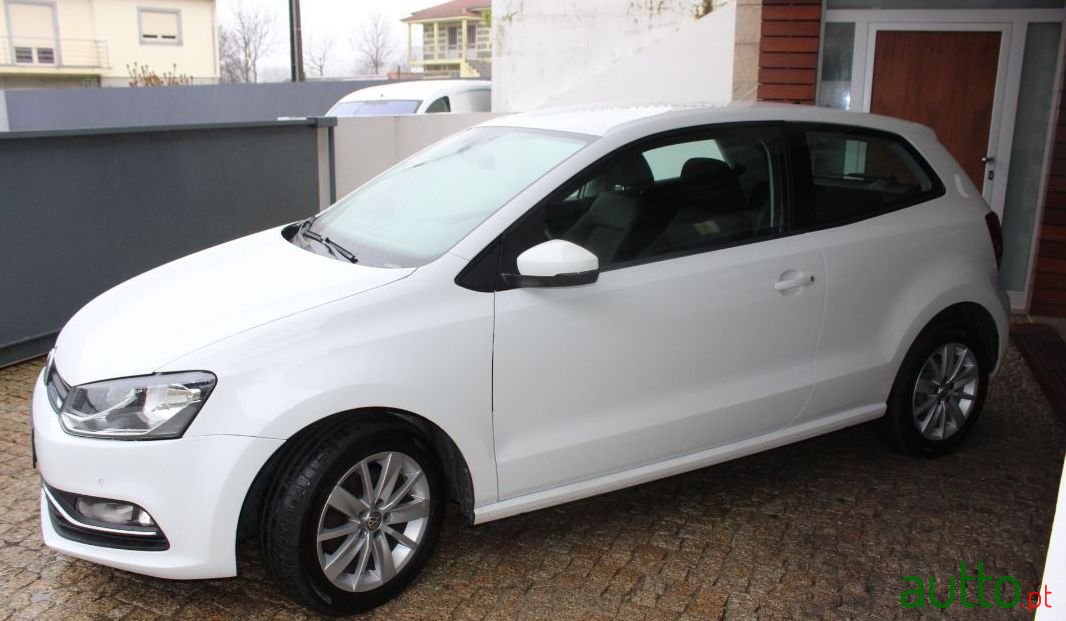 2017' Volkswagen Polo photo #3