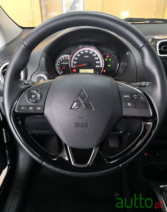 2021' Mitsubishi Space Star photo #4