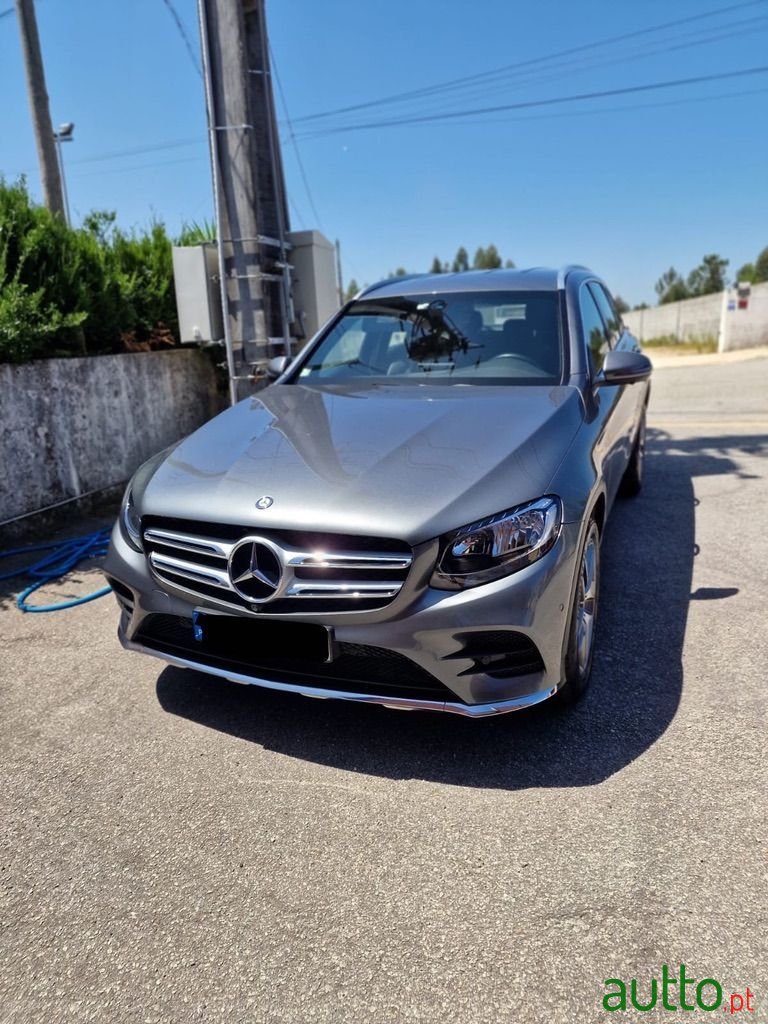 2017' Mercedes-Benz Glc-350 photo #3