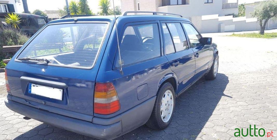 1986' Mercedes-Benz 200 200 photo #4