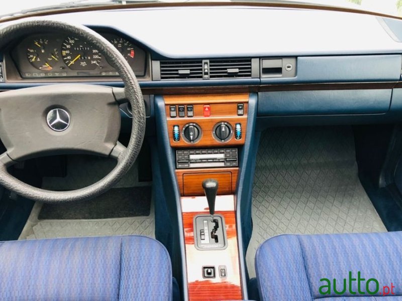 1990' Mercedes-Benz 300 photo #6