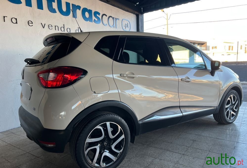 2014' Renault Captur photo #3