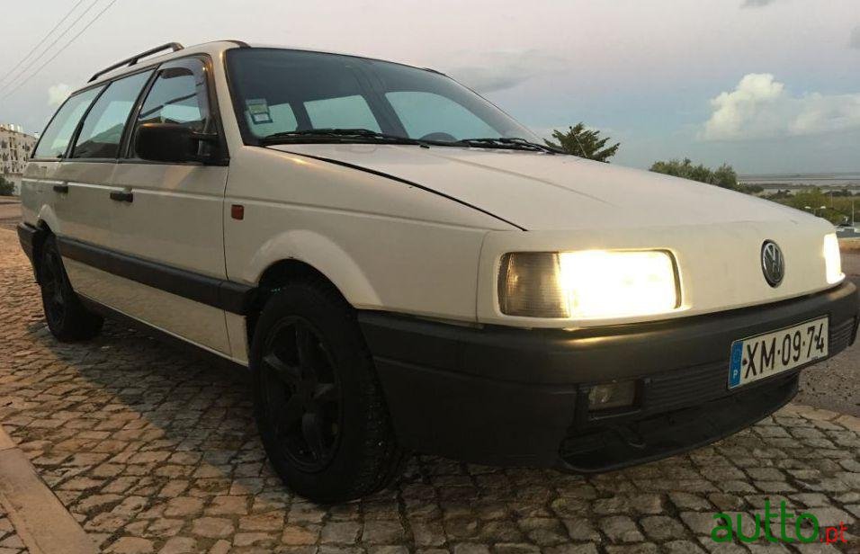 1991' Volkswagen Passat Variant photo #1
