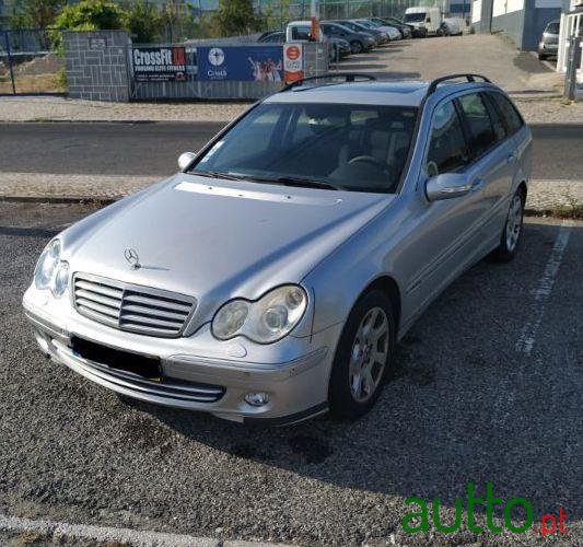 2004' Mercedes-Benz C-220 Cdi Elegance photo #1