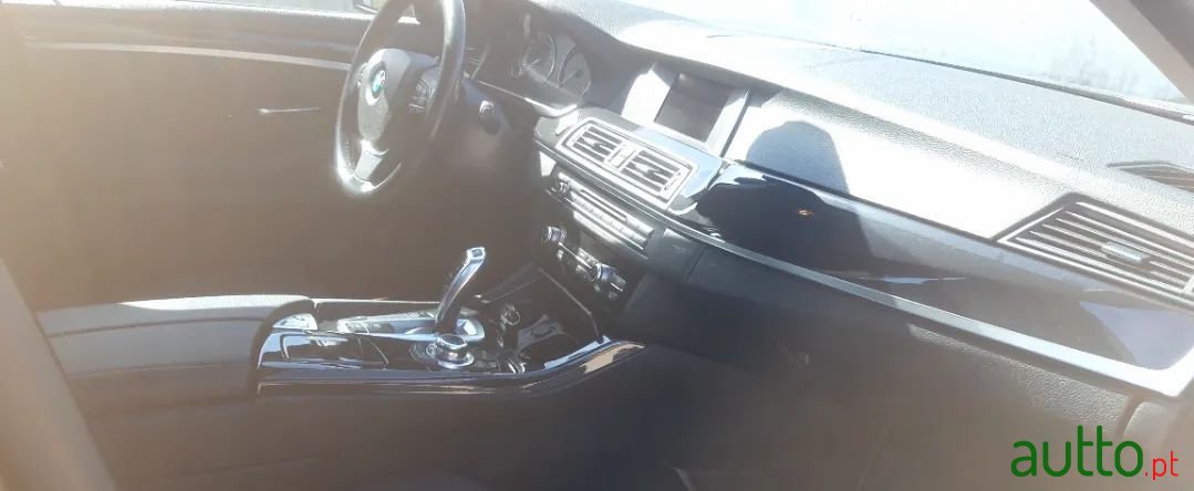 2016' BMW 520 photo #6