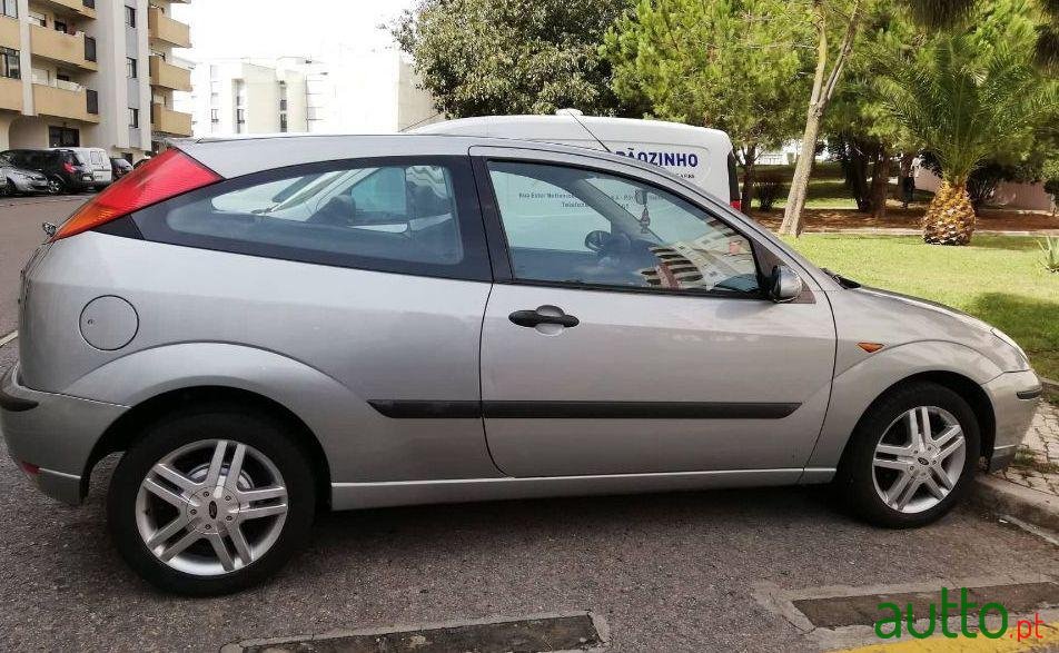 2004' Ford Focus photo #3