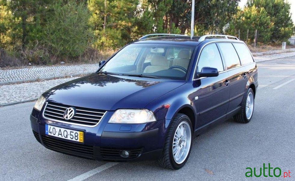 2003' Volkswagen Passat Variant photo #2