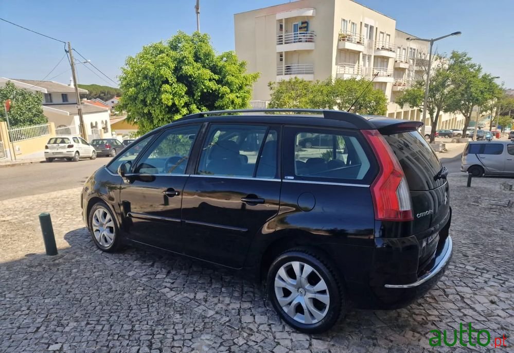 2008' Citroen C4 Grand Picasso photo #2