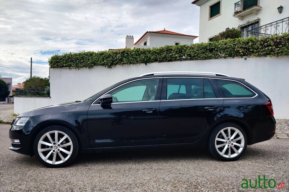 2018' Skoda Octavia Break photo #2