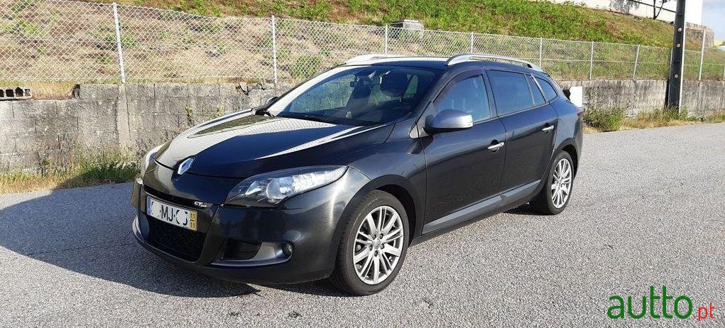 2011' Renault Megane Break photo #2