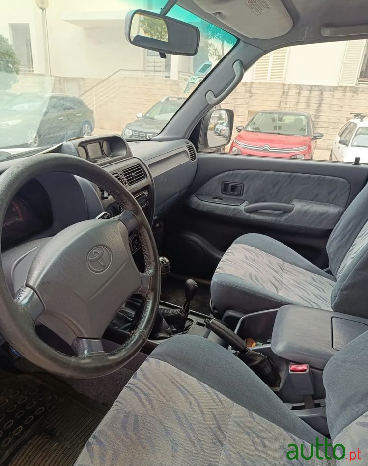 2001' Toyota Land Cruiser 3.0 D-4D photo #4