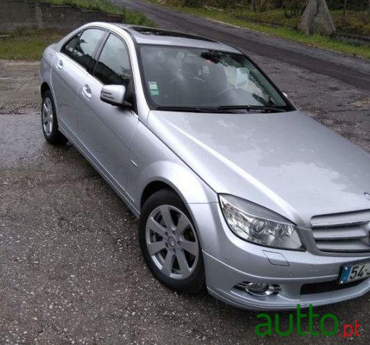 2009' Mercedes-Benz C-250 Blueefficiency photo #2