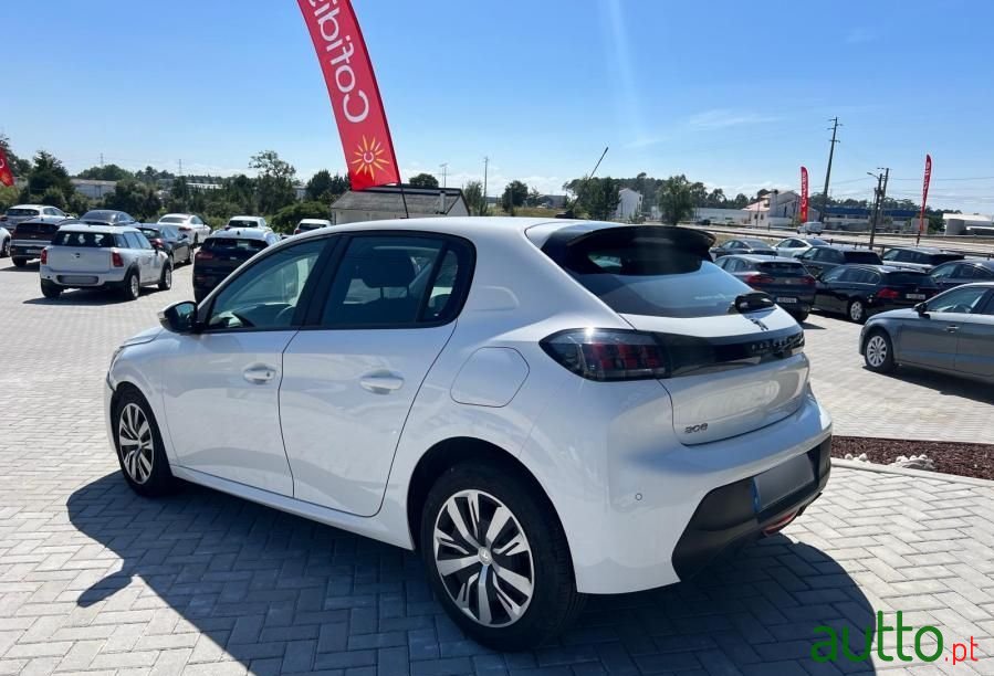 2020' Peugeot 208 photo #2