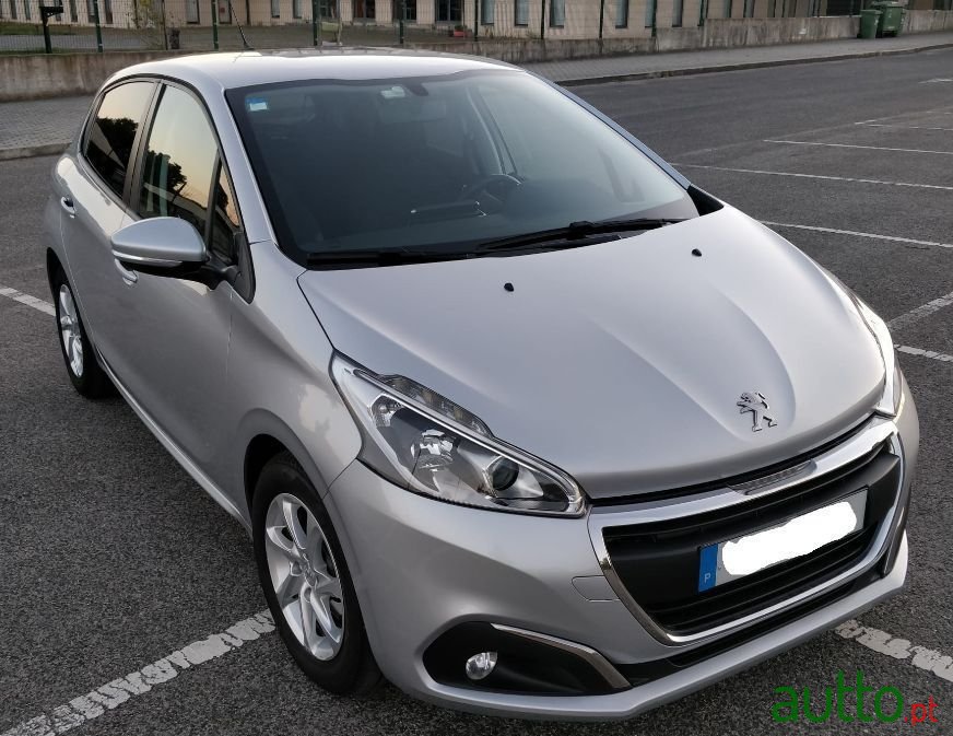 2015' Peugeot 208 photo #1