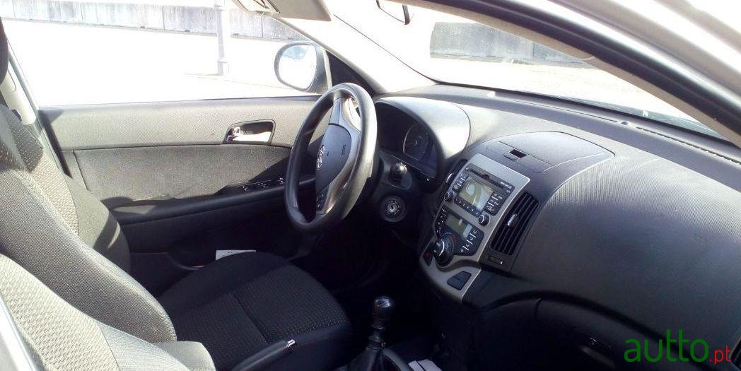 2008' Hyundai I30 photo #3