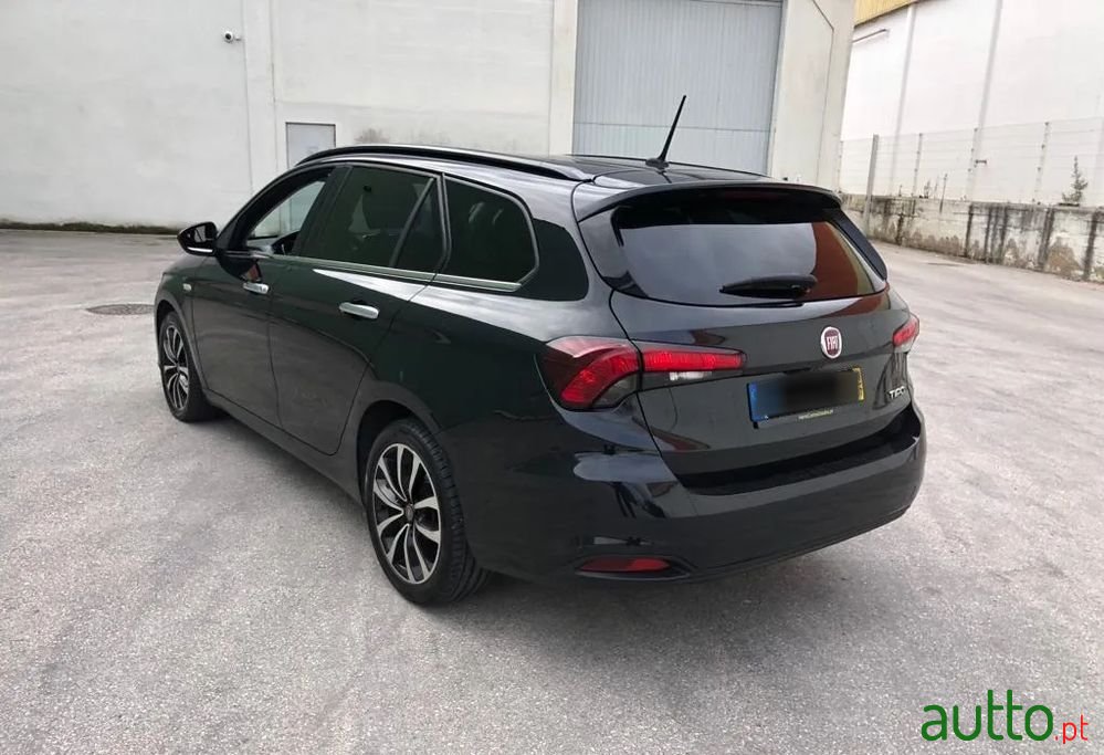 2018' Fiat Tipo Station Wagon photo #3