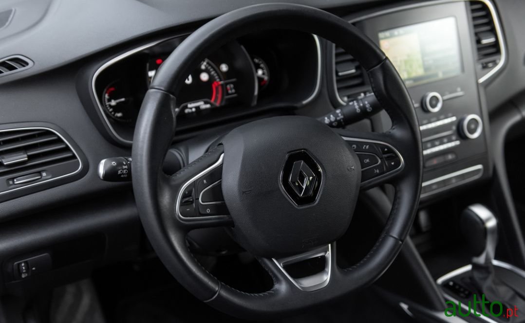 2018' Renault Megane Sport Tourer photo #5