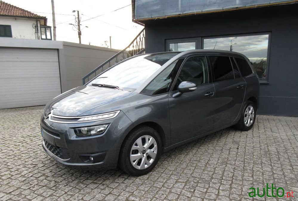 2015' Citroen C4 Grand Picasso photo #4