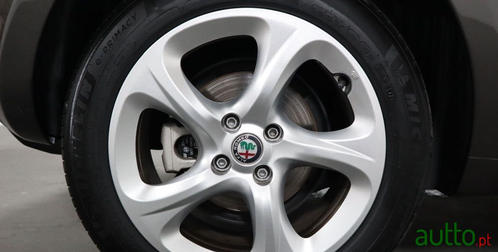 2018' Alfa Romeo MiTo photo #5