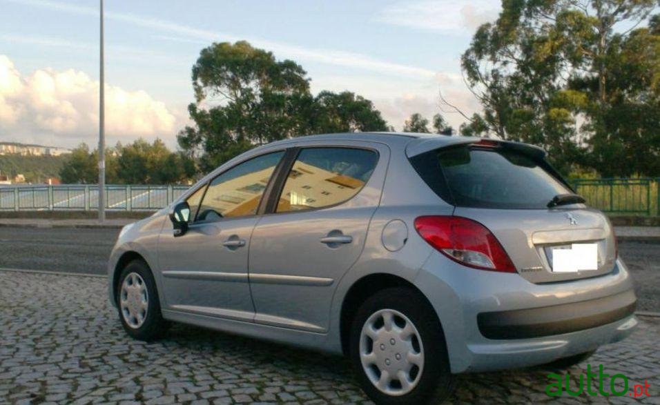 2010' Peugeot 207 1.6 Hdi Premium photo #1