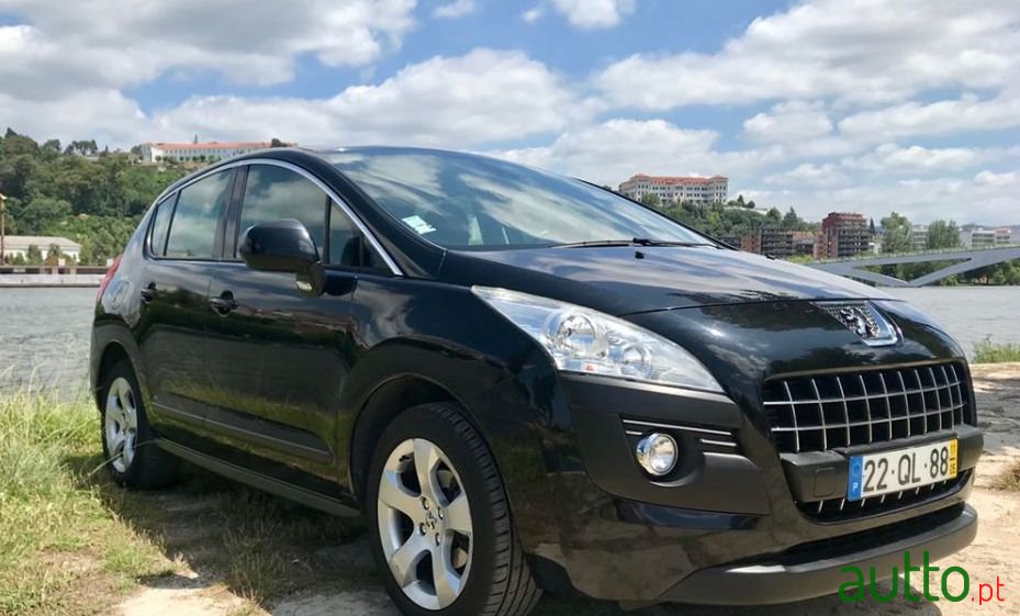 2011' Peugeot 3008 photo #2