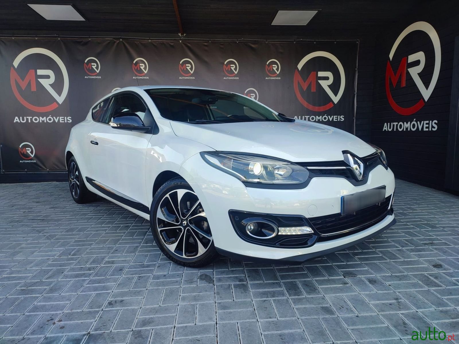 2014' Renault Megane photo #3