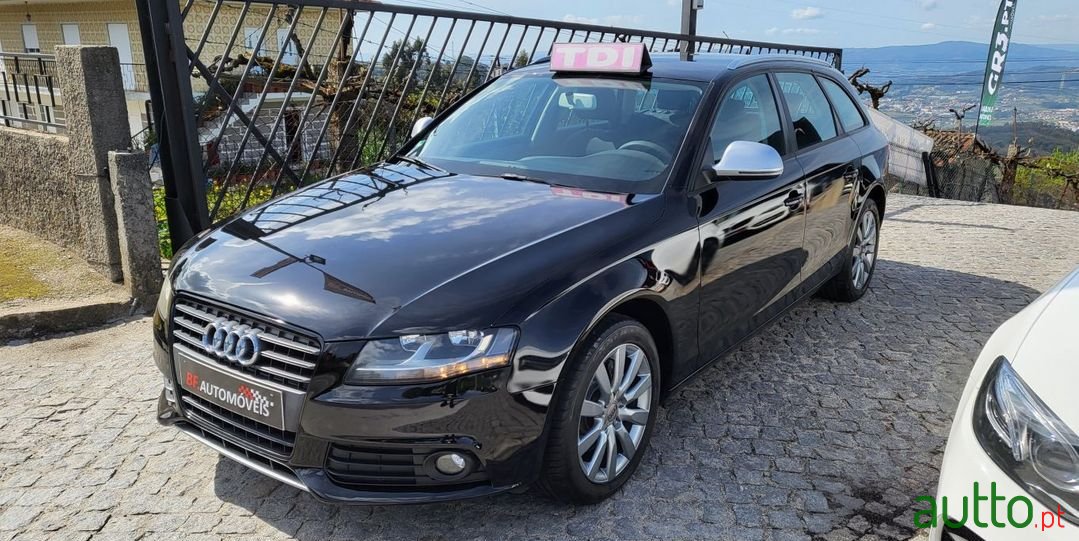 2008' Audi A4 Avant photo #2