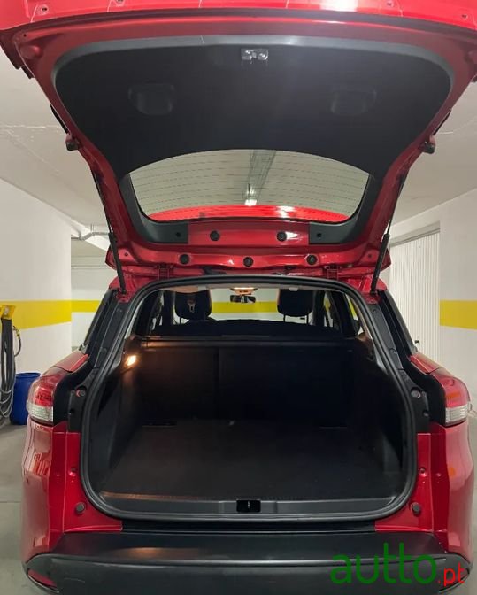 2013' Renault Clio Sport Tourer photo #5