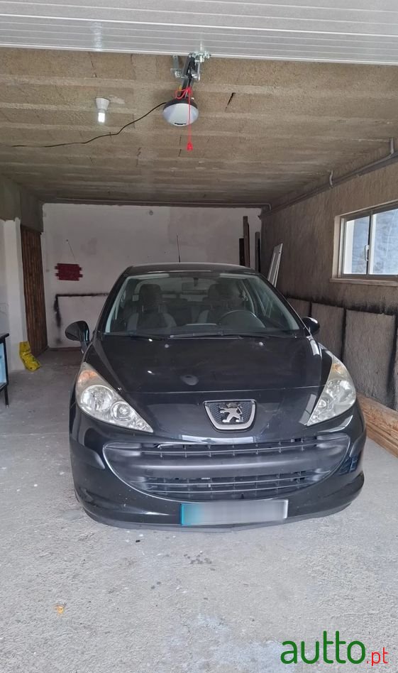 2007' Peugeot 207 1.4 16V Trendy photo #1