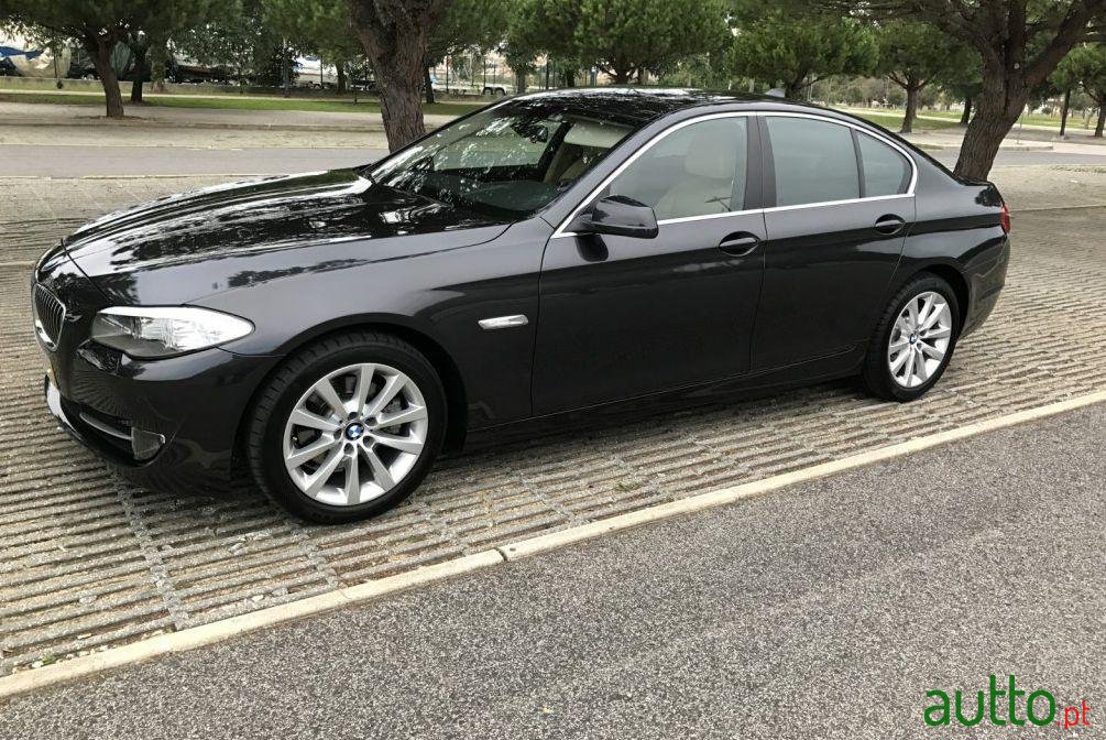 2012' BMW 520 photo #3