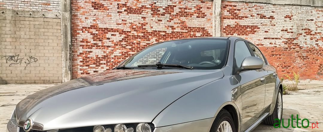 2006' Alfa Romeo 159 photo #2