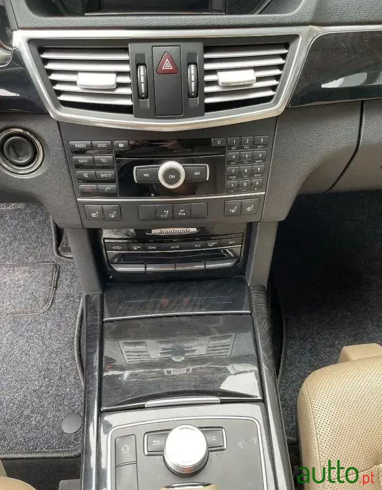 2010' Mercedes-Benz Classe E photo #6