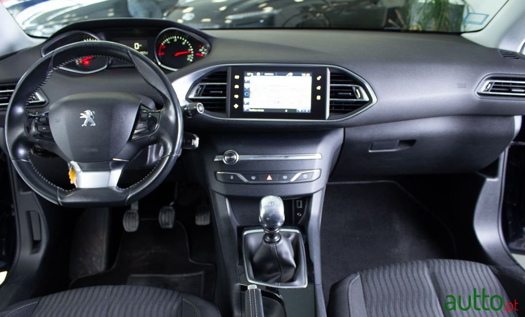 2014' Peugeot 308 Sw photo #3