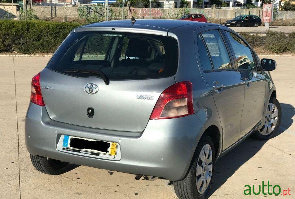 2006' Toyota Yaris photo #3